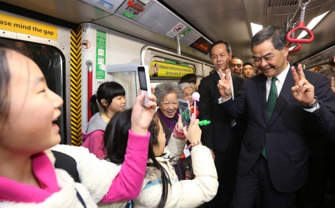 MTR's West Island Line opens  中港新闻