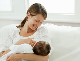 哺乳期感冒能喂奶吗  媽媽 + 寶寶