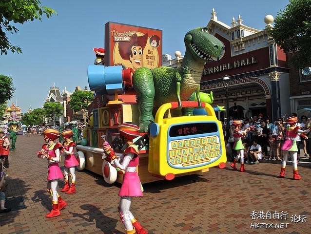 迪士尼樂園首辦跑步  香港旅游專線