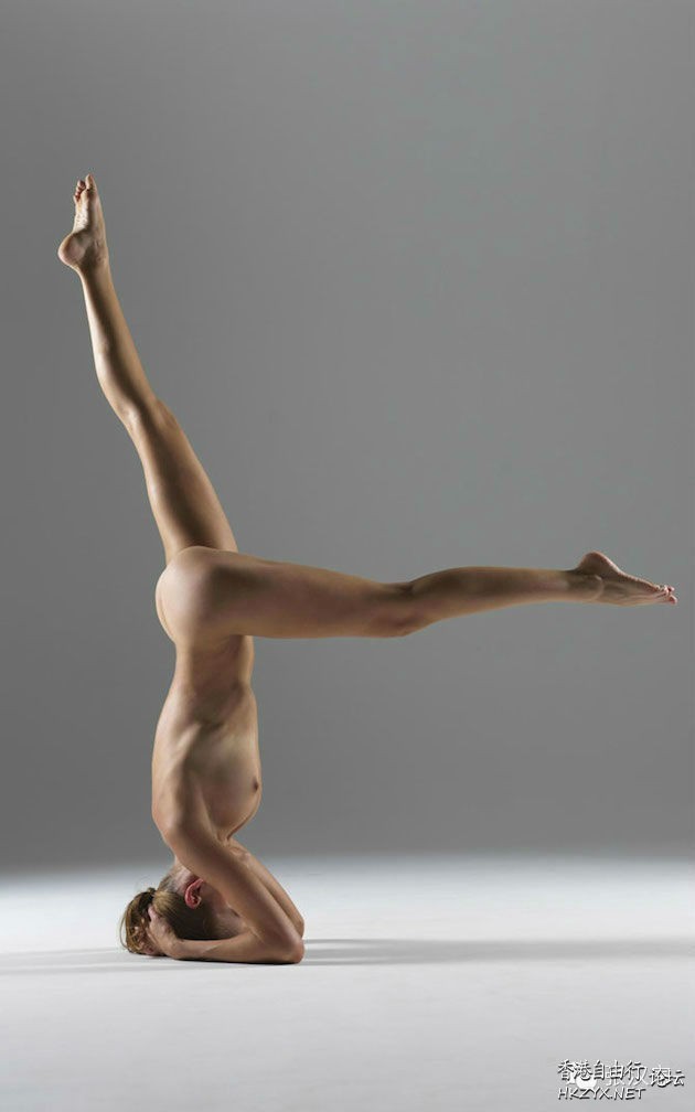 身心合一：裸体瑜伽  瑜伽美体图片