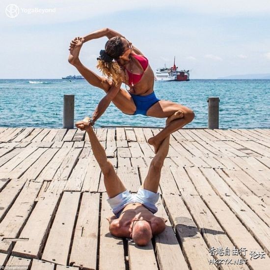 夫妻-前秀高难度瑜伽  瑜伽美体图片