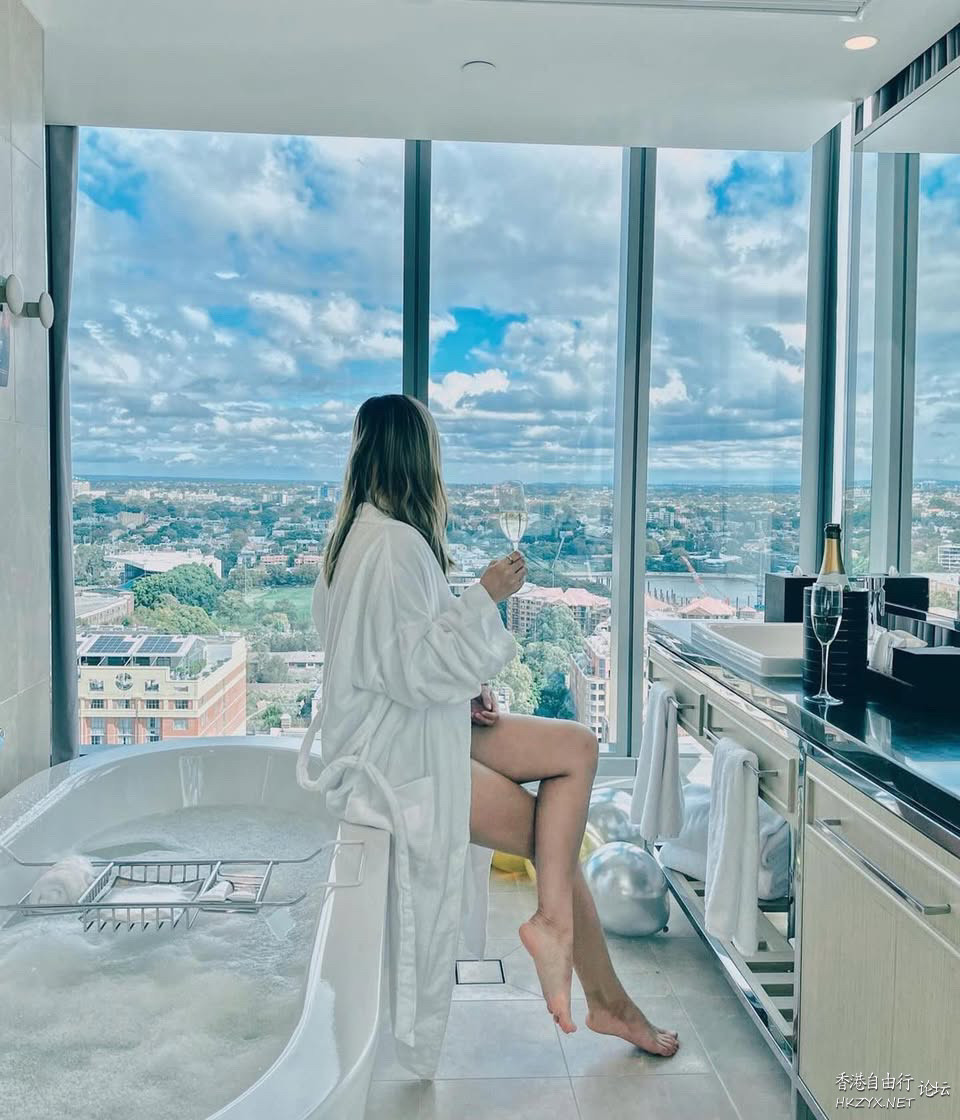 香港美女s - Jenny Wong & Kathryn Man  Sexy People 俊男美女  (严禁贴色情)